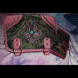 Montaña west purse and Camo cutie set